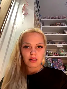 CherryXOX- online show from 11/08/25, 01:00