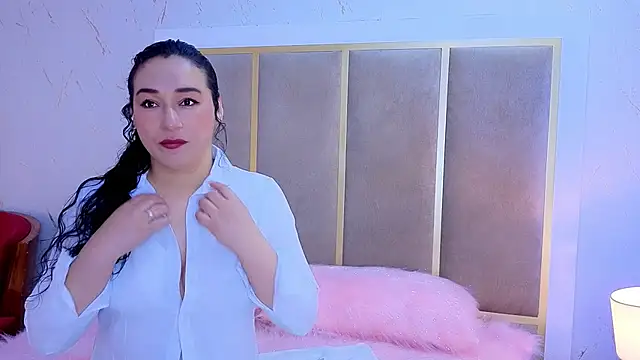 Snapshot of Elizabeth_bennett_6 chatting on 11/12/25, 11:43 Elizabeth bennett 6 online show from 11/12/25, 11:43