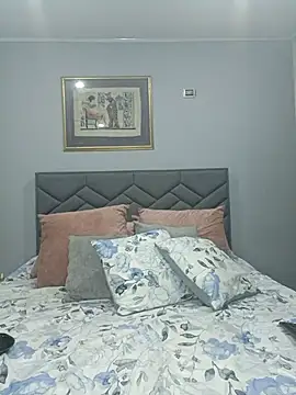 Elizabeth bennett 6 online show from 04/12/26, 03:44