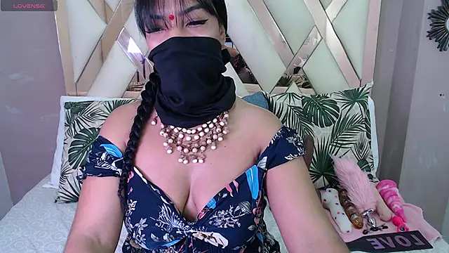 Iniya Parul online show from 11/08/25, 01:22