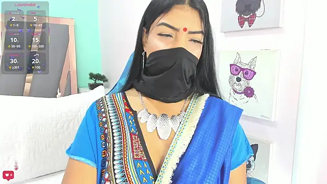 Iniya Parul online show from 05/18/26, 02:56