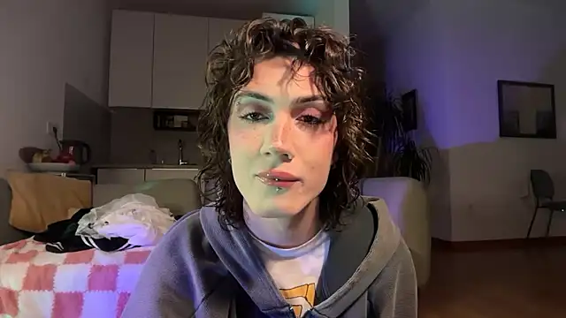 kira yoshika9e online show from 04/24/26, 06:43