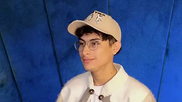 Aaron Eze online show from 10/26/25, 08:48