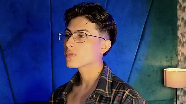 Aaron Eze online show from 11/15/25, 09:11