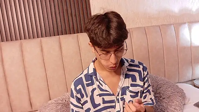 Aaron Eze online show from 01/15/26, 10:13