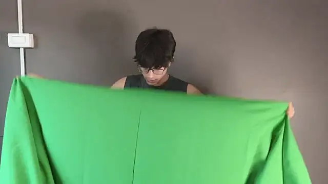 Aaron Eze online show from 04/18/26, 09:48