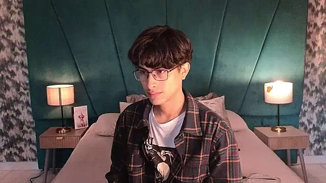 Aaron Eze online show from 05/15/26, 12:56