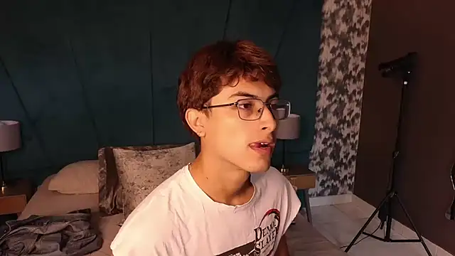 Aaron Eze online show from 07/16/26, 12:33