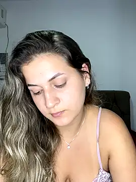 Snapshot of solmartins chatting on 11/21/25, 11:58 solmartins online show from 11/21/25, 11:58