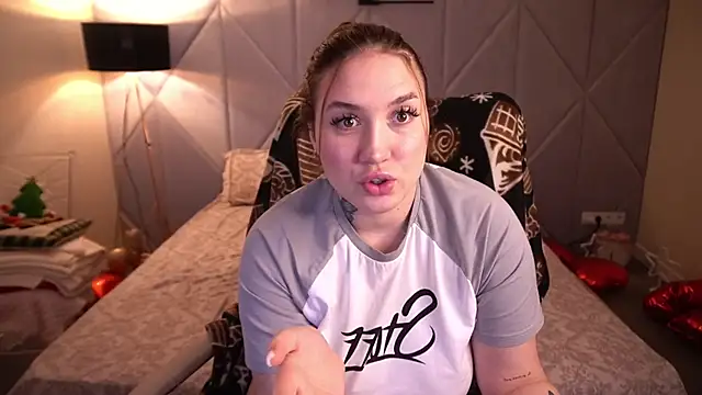 Snapshot of AmiraChase chatting on 02/27/26, 01:44 AmiraChase online show from 02/27/26, 01:44