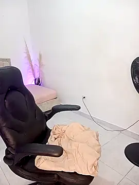 Noah Cherry online show from 11/02/25, 04:15