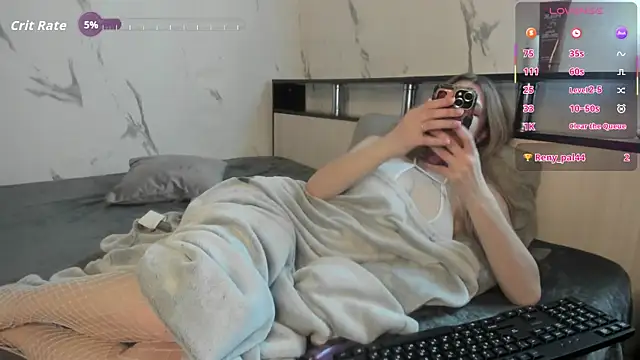 SophieRayne online show from 12/22/25, 06:38