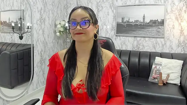 AlexandraMilff online show from 12/18/25, 11:44