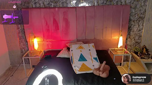 lilithst  online show from 03/21/26, 08:34