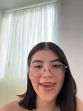 Julietalcl online show from 10/21/25, 09:04