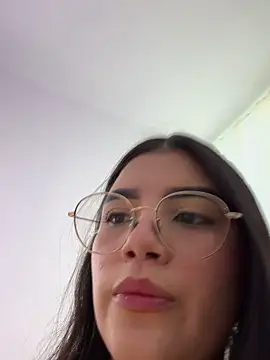 Julietalcl online show from 11/05/25, 09:15