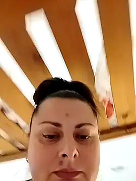 Snapshot of Geeni chatting on 10/16/25, 06:09 Geeni online show from 10/16/25, 06:09