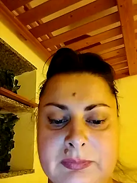 Snapshot of Geeni chatting on 10/18/25, 01:34 Geeni online show from 10/18/25, 01:34