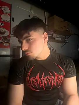 Snapshot of emir343475 chatting on 10/18/25, 05:35 emir343475 online show from 10/18/25, 05:35