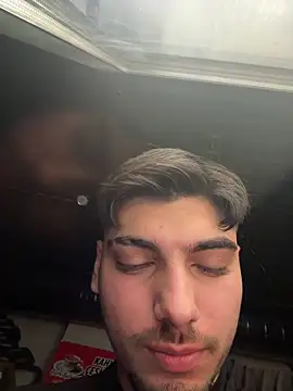 Snapshot of emir343475 chatting on 10/28/25, 08:55 emir343475 online show from 10/28/25, 08:55