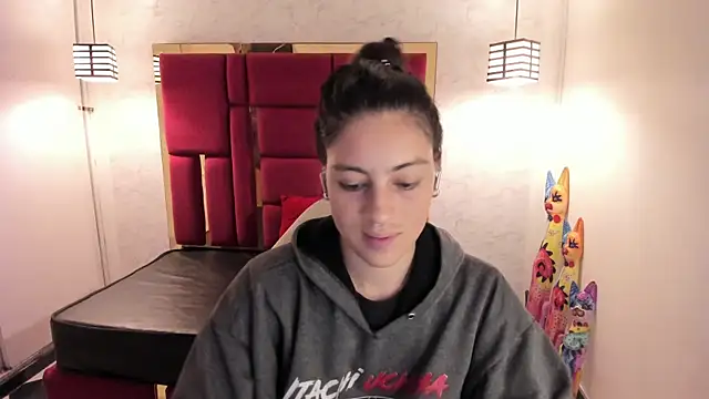 moon winy online show from 11/04/25, 11:31