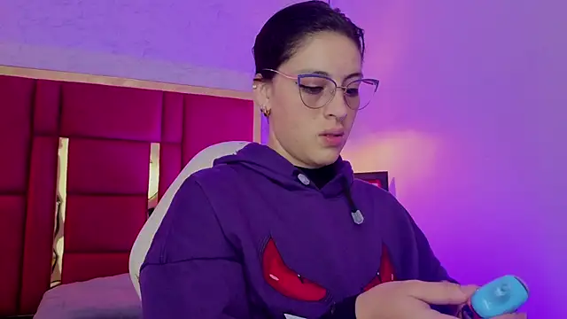 moon winy online show from 04/17/26, 11:46