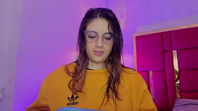 moon winy online show from 04/18/26, 11:36