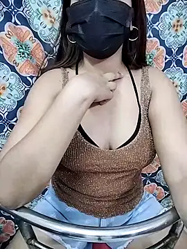 Snapshot of ZOEEE777 chatting on 10/16/25, 01:34 ZOEEE777 online show from 10/16/25, 01:34