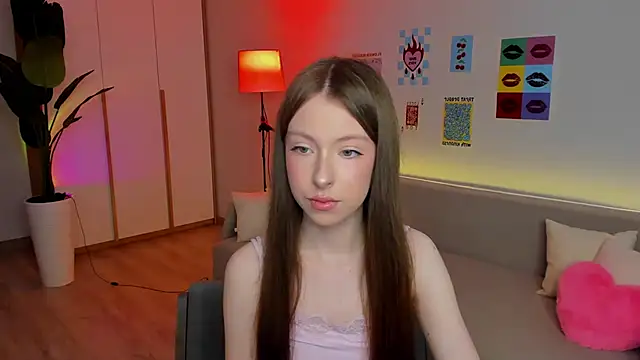 Yasmin Kass online show from 06/19/26, 06:29