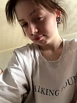 Snapshot of AnmiXHot chatting on 10/17/25, 11:46 AnmiXHot online show from 10/17/25, 11:46