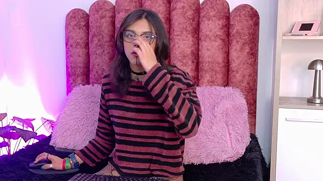 Lullaby Charade online show from 11/24/25, 01:00