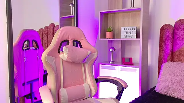 Lullaby Charade online show from 12/22/25, 08:17