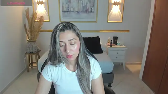 karlyy  online show from 12/18/25, 07:09