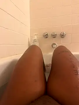 Snapshot of miiyagoods chatting on 10/17/25, 05:10 miiyagoods online show from 10/17/25, 05:10