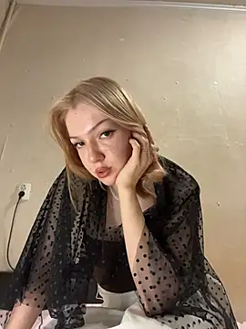 AlexandraXKitty online show from 12/22/25, 10:18