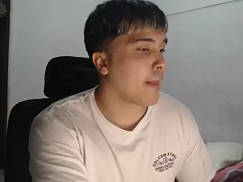 CuteAlexBoy online show from 04/25/26, 09:23