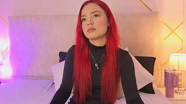 Snapshot of Martinaa_Garcia chatting on 06/22/26, 07:33 Martinaa Garcia online show from 06/22/26, 07:33