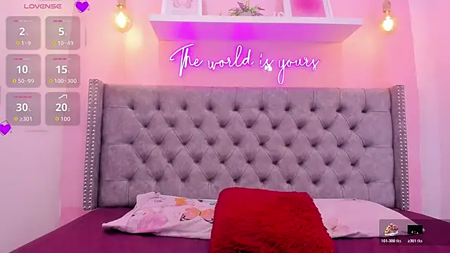 Sophiia 77 online show from 11/13/25, 10:30