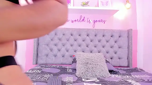 Sophiia 77 online show from 02/04/26, 10:26