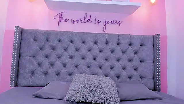 Sophiia 77 online show from 02/09/26, 10:14