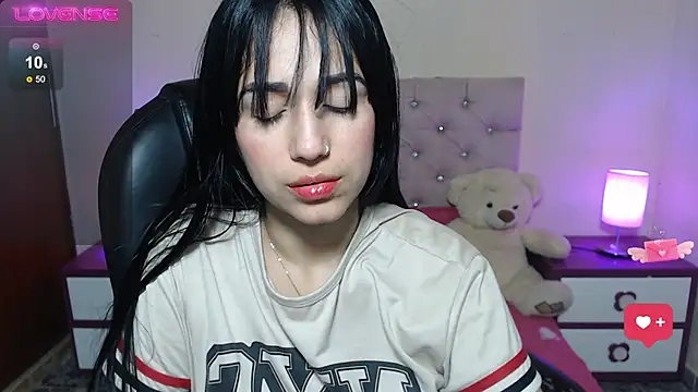 gabyy cute  online show from 11/17/25, 11:32