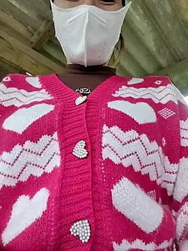 Snapshot of Lala6888 chatting on 10/22/25, 12:33 Lala6888 online show from 10/22/25, 12:33