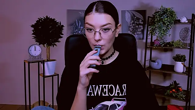 AnaSteisher online show from 10/19/25, 09:21