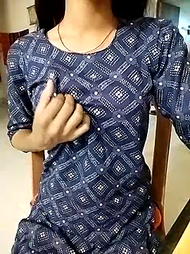 Snapshot of Ratri-Biswas chatting on 11/07/25, 06:46 Ratri-Biswas online show from 11/07/25, 06:46