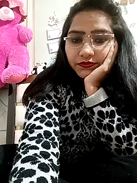 Vanshika1432 online show from 12/22/25, 10:45