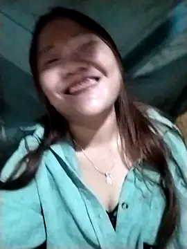 mai-cute online show from 10/17/25, 01:53
