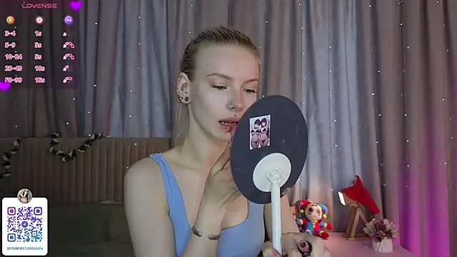 Snapshot of Sunshine_agata chatting on 06/22/26, 04:53 Sunshine agata online show from 06/22/26, 04:53