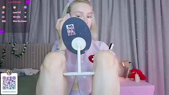 Snapshot of Sunshine_agata chatting on 06/29/26, 05:03 Sunshine agata online show from 06/29/26, 05:03