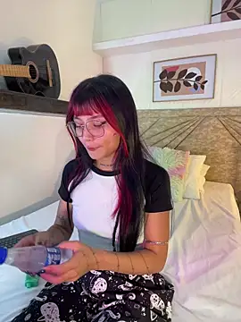 Emma duff online show from 03/25/26, 07:53