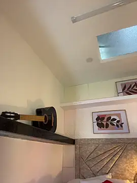 Emma duff online show from 04/18/26, 07:58